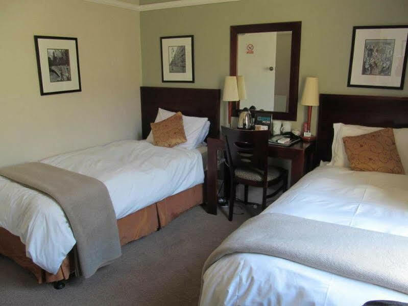 The Vic Hotel ポート・エリザベス エクステリア 写真